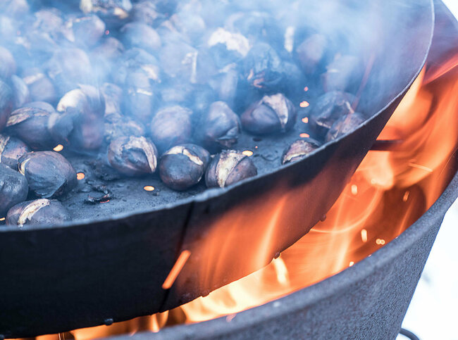 Advent - Brückenwirt Heinfels Maroni grillen im Advent beim Brückenwirt in Heinfels