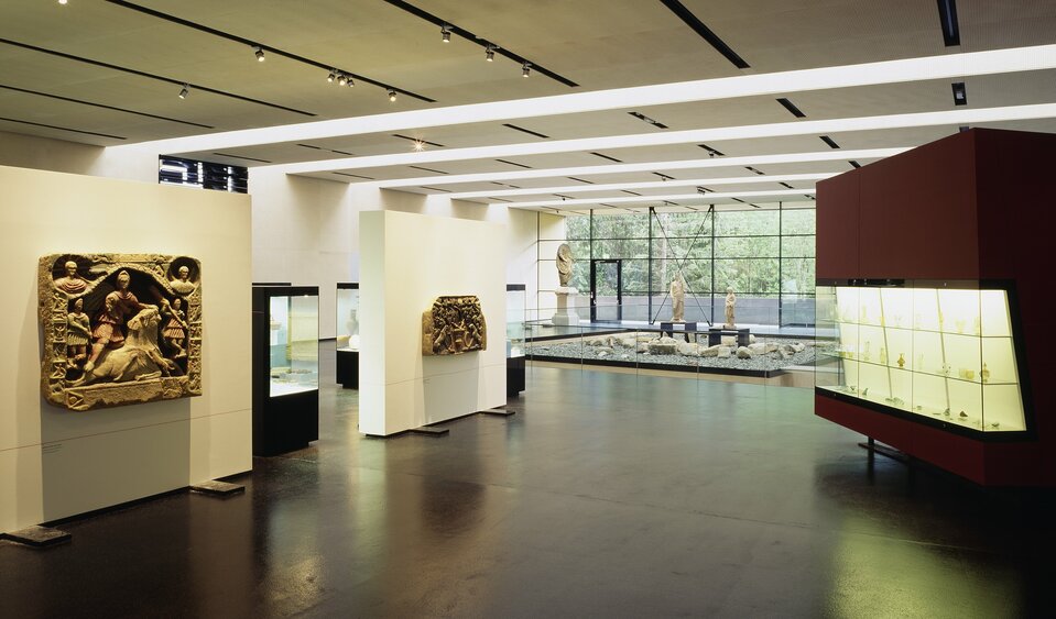 Museum Aguntum Ausstellung innen Schauraum des archeologischen Museums Aguntum in Dölsach