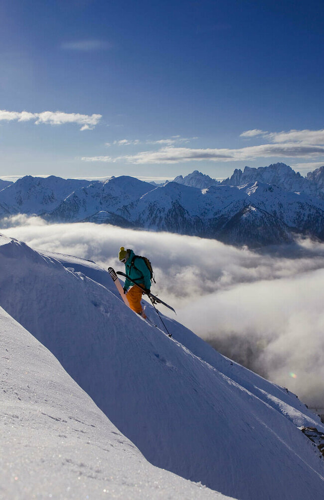 Freeriden - Skizentrum Sillian Hochpustertal Thurntaler Die Sonne begleitet den Aufstieg zum Freeriden - Skizentrum Sillian Hochpustertal Thurntaler