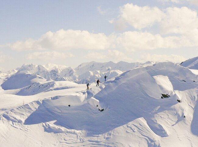 Skitour Anstieg in Villgraten Skitourengeher:innen beim Anstieg in Villgraten