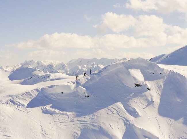 Skitour Anstieg in Villgraten Skitourengeher:innen beim Anstieg in Villgraten