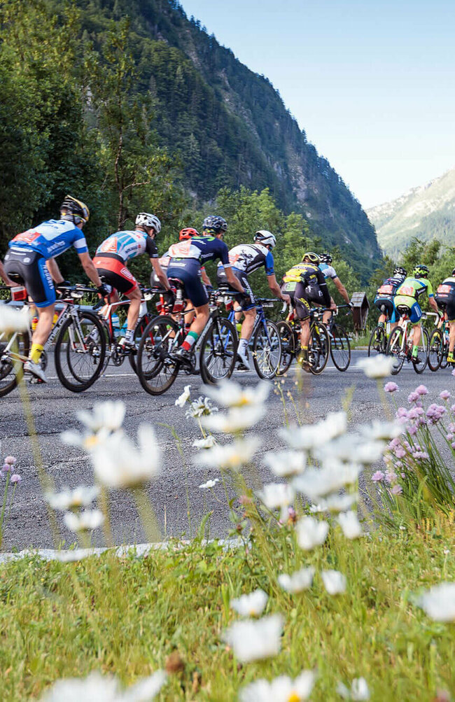 Dolomitenradrundfahr und Supergirodolomiti Teilnehmerfeld bei der Dolomitenradrundfahrt und Supergirodolomiti in Action.