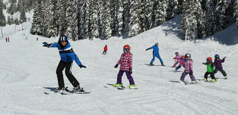 Familienskigebiet Golzentipp Obertilliach Kinderskikurs mit im Familienskigebiet Golzentipp in Obertilliach