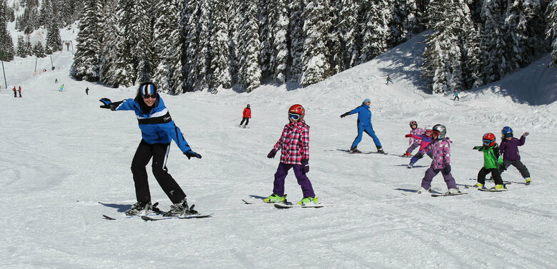 Familienskigebiet Golzentipp Obertilliach Kinderskikurs mit im Familienskigebiet Golzentipp in Obertilliach
