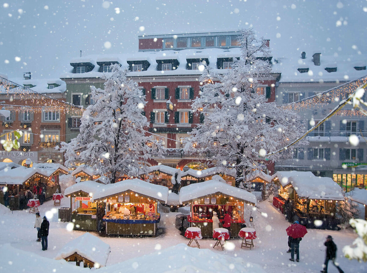 Lienzer Adventmarkt Lienzer Adventmarkt bei dichtem Schneefall