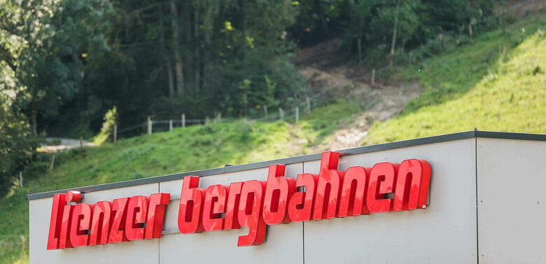 Talstation Lienzer Bergbahn Hochstein Gebäude der Talstation Lienzer Bergbahn Hochstein im Sommer.