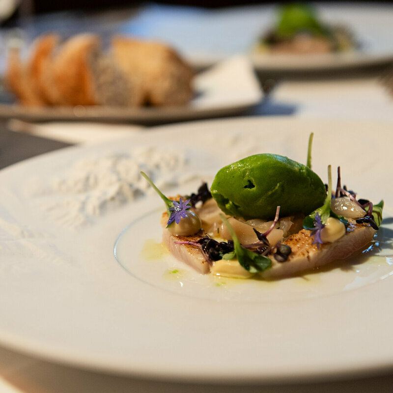 Die Haubenküche des Restaurants Rauterstube hat gezaubert und eine Kreation aus regionalen und saisonalen Lebensmitteln bereitet.