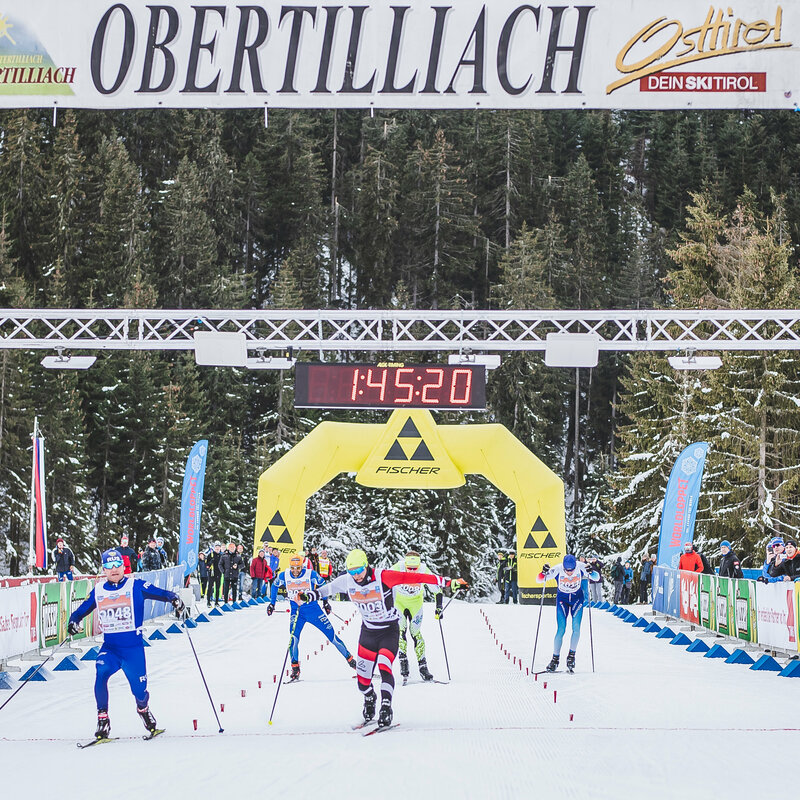 Dolomitenlauf Ziel Einige Athleten beim Dolomitenlauf in Obertilliach auf dem Zielsprint um den Sieg.